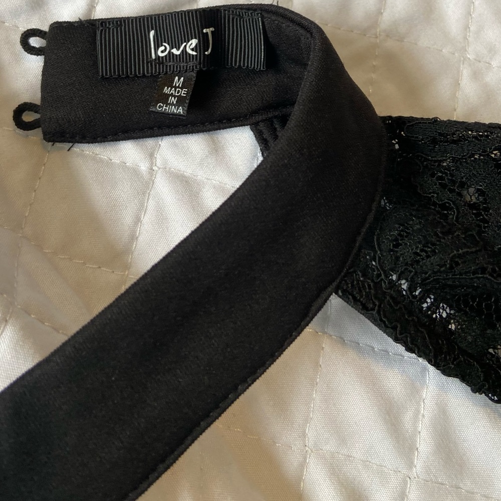 Very Sexy Lace Black Swan Corset - Picture 6 of 7
